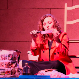 Esther Abellán interpretando 