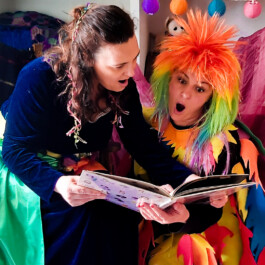 Esther Abellán en JUGAMOS CON LA POESÍA (Infantil) como Autora y actriz (con Maruja y Martín Teatro) 