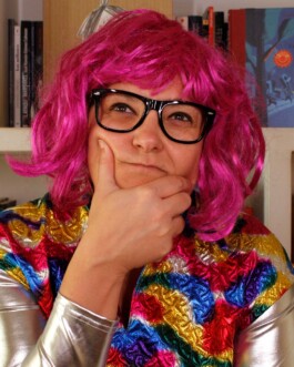 Esther en su papel con Maruja y Martín Teatro 